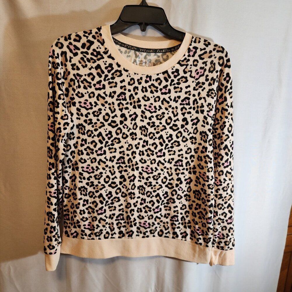 MUK LUKS LONG SLEEVE TOP,/LOUNGEWEAR,  VERY SOFT, SIZE SMALL, ANIMAL PRINT,